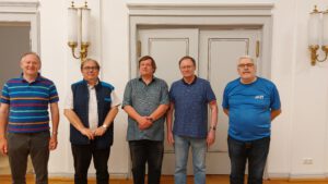 Sieger des Blitzturniers: 1. S.Bien (mitte), 2. N. Heck (recht), 3. Dr. G. Klein (links), 4. Th. Biegel (ganz links)